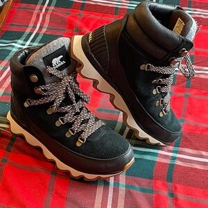 Sorel kinetic conquest Black and Gray Lace-Up boots